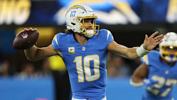 更加鲜明的 更加鲜明的