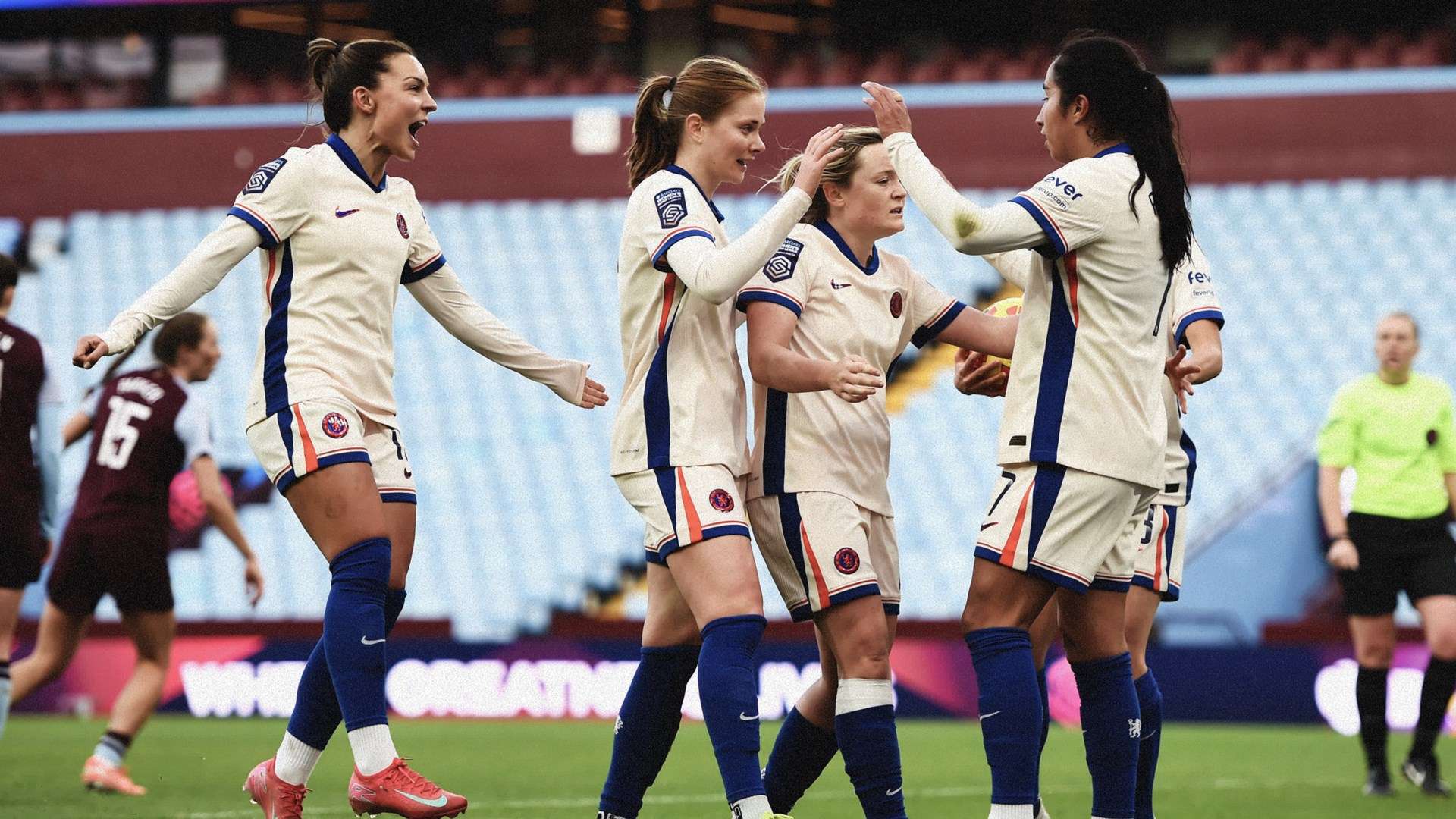 这都是足球 这都是足球